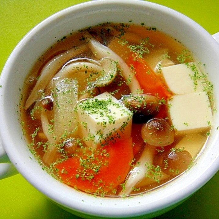 豆腐としめじ人参のコンソメスープ